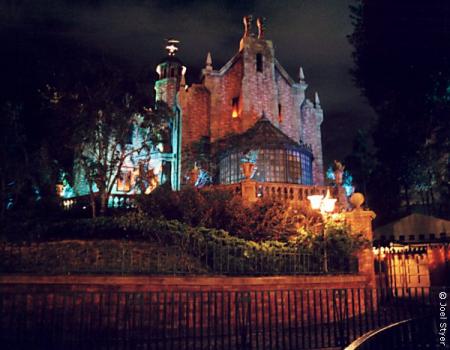 La l�gende des lieux hant�s de Disneyland